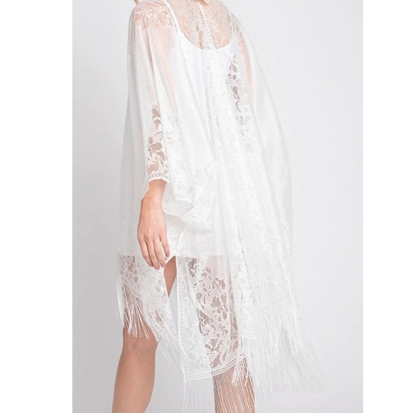 Bay Breeze White Lace Kimono - Picture 3 of 3